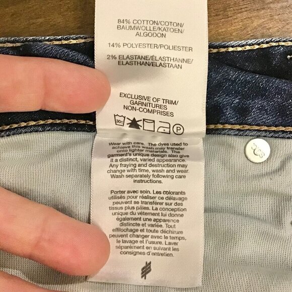 Silver Jeans 20 Suki Bermuda Denim Women’s Shorts Stretch Mid Rise Distressed - Picture 8 of 9